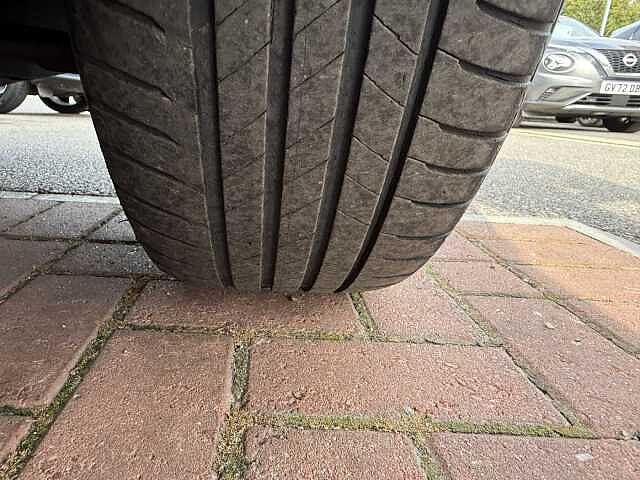 Nissan Juke 1.0 DIG-T (117ps) N-Connecta