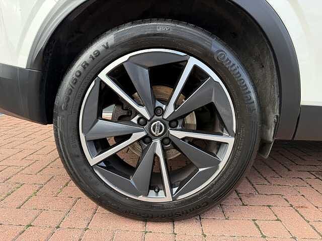 Nissan Qashqai 1.3 DIG-T (158ps) Tekna