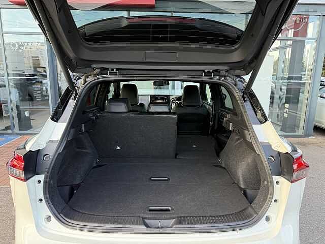 Nissan Qashqai 1.3 DIG-T (158ps) Tekna