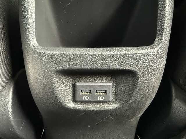 Nissan Qashqai 1.3 DIG-T (160ps) N-Connecta [Glass Roof]