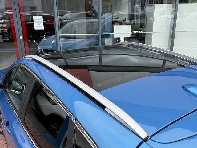 Nissan Qashqai 1.3 DIG-T (160ps) N-Connecta [Glass Roof]