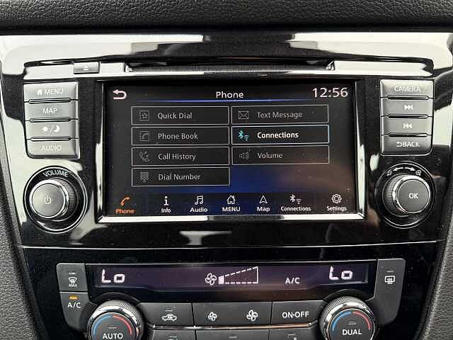 Nissan Qashqai 1.3 DIG-T (160ps) N-Connecta [Glass Roof]