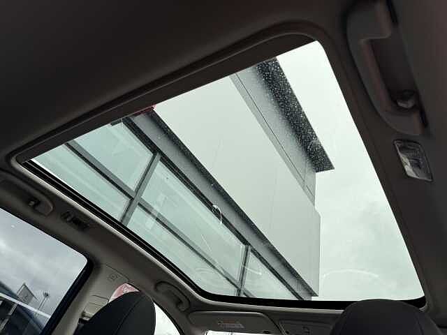 Nissan Qashqai 1.3 DIG-T (160ps) N-Connecta [Glass Roof]