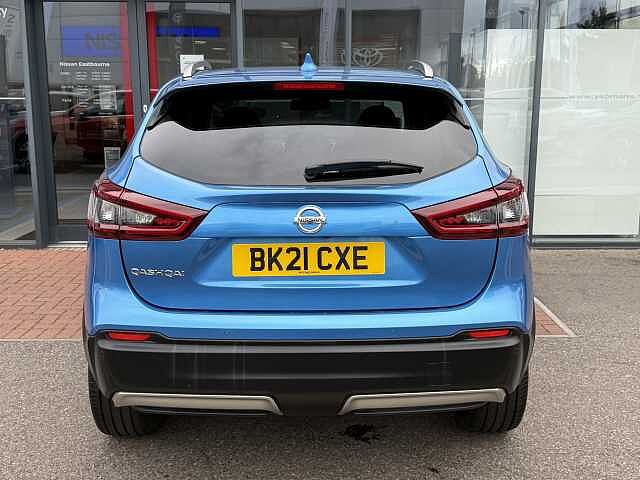 Nissan Qashqai 1.3 DIG-T (160ps) N-Connecta [Glass Roof]