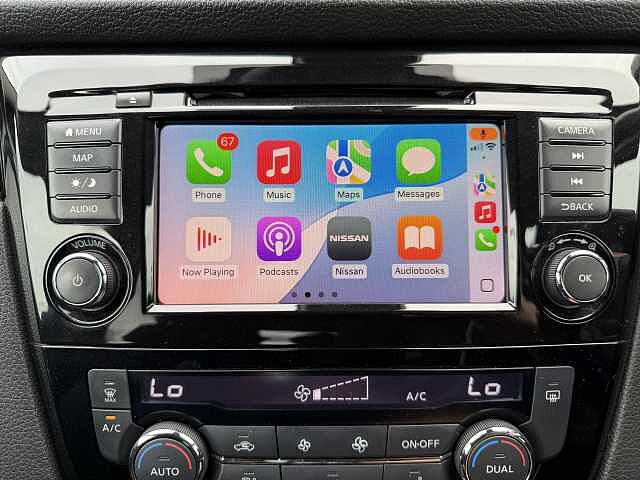 Nissan Qashqai 1.3 DIG-T (160ps) N-Connecta [Glass Roof]