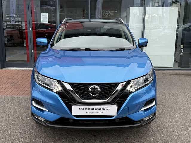 Nissan Qashqai 1.3 DIG-T (160ps) N-Connecta [Glass Roof]