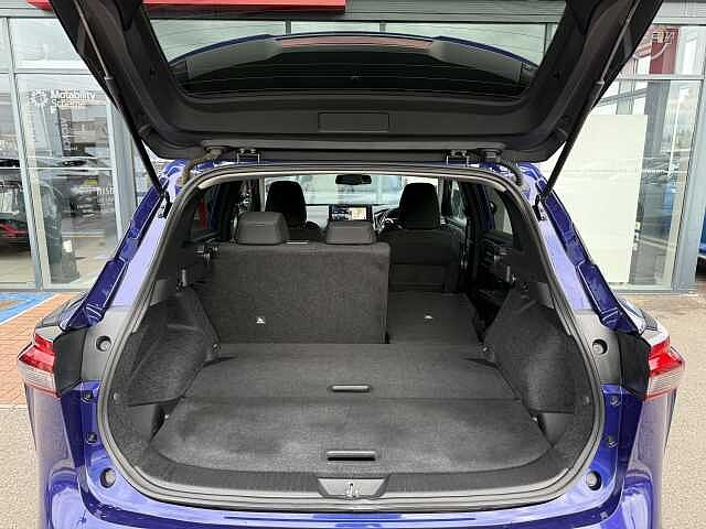 Nissan Qashqai 1.3 DIG-T (140ps) N-Connecta [Glass Roof]