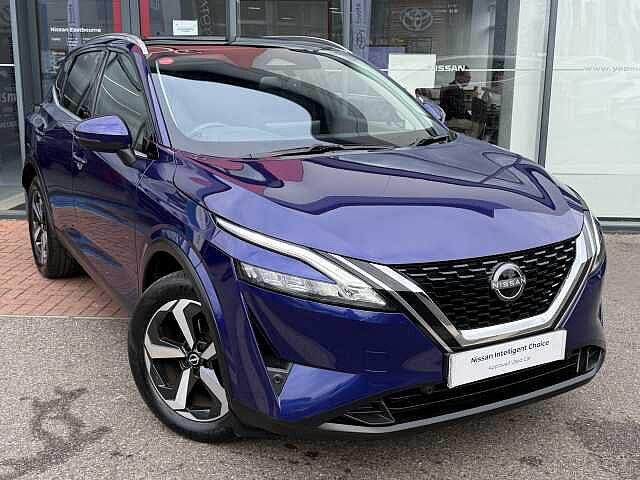Nissan Qashqai 1.3 DIG-T (140ps) N-Connecta [Glass Roof]