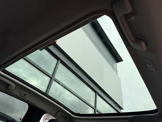 Nissan Qashqai 1.3 DIG-T (140ps) N-Connecta [Glass Roof]