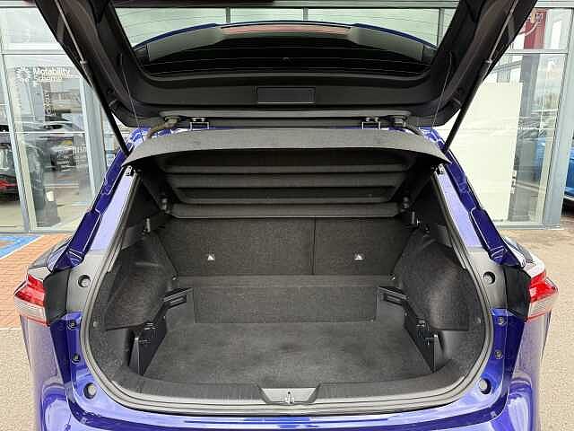 Nissan Qashqai 1.3 DIG-T (140ps) N-Connecta [Glass Roof]