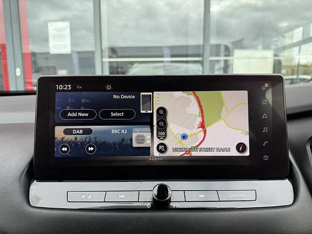 Nissan Qashqai 1.3 DIG-T (140ps) N-Connecta [Glass Roof]