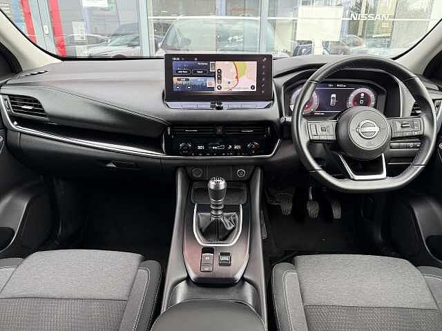 Nissan Qashqai 1.3 DIG-T (140ps) N-Connecta [Glass Roof]