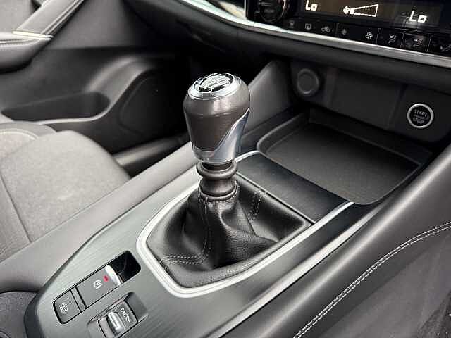 Nissan Qashqai 1.3 DIG-T (140ps) N-Connecta [Glass Roof]