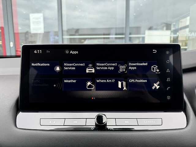 Nissan Qashqai 1.3 DIG-T (140ps) N-Connecta [Glass Roof]