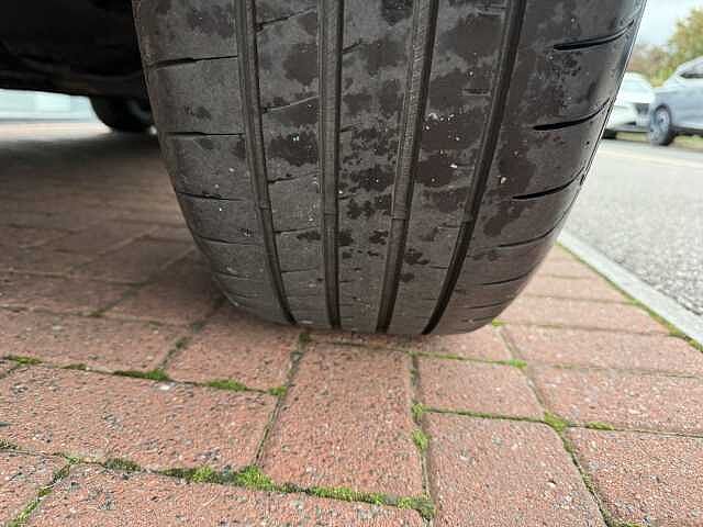 Nissan Qashqai 1.3 DIG-T (140ps) N-Connecta [Glass Roof]