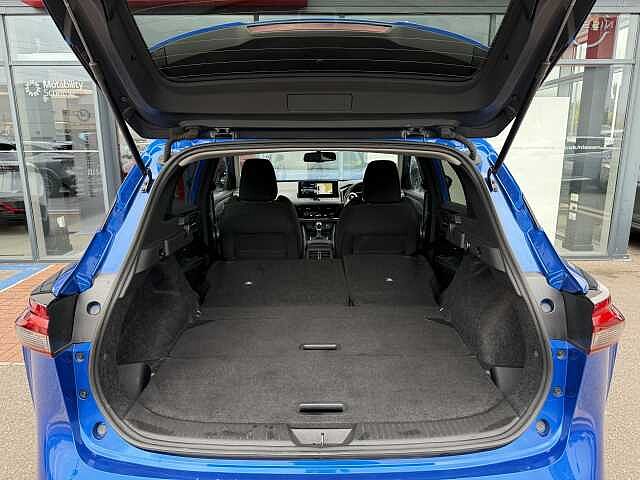 Nissan Qashqai 1.3 DIG-T (140ps) N-Connecta [Glass Roof]