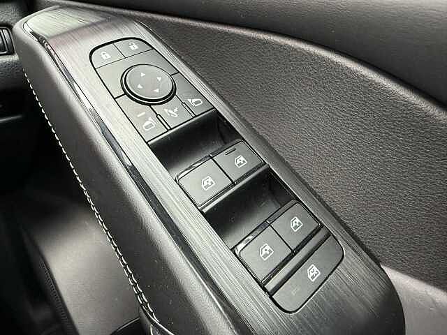 Nissan Qashqai 1.3 DIG-T (140ps) N-Connecta [Glass Roof]