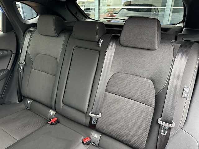 Nissan Qashqai 1.3 DIG-T (140ps) N-Connecta [Glass Roof]