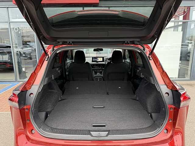 Nissan Qashqai 1.3 DIG-T (158ps) N-Connecta [Glass Roof]