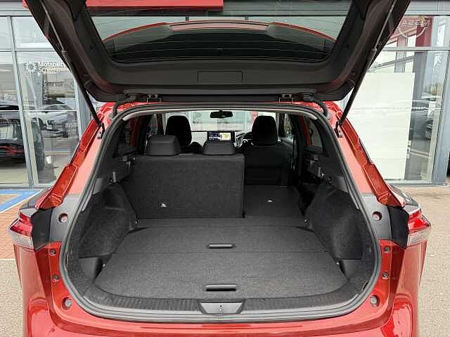 Nissan Qashqai 1.3 DIG-T (158ps) N-Connecta [Glass Roof]