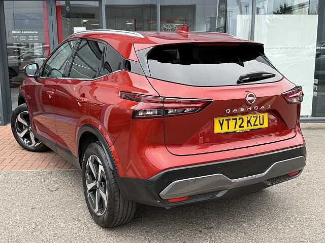 Nissan Qashqai 1.3 DIG-T (158ps) N-Connecta [Glass Roof]