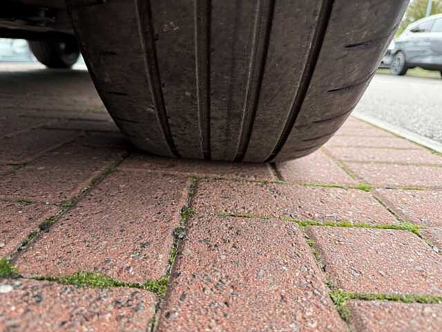 Nissan Qashqai 1.3 DIG-T (158ps) N-Connecta [Glass Roof]