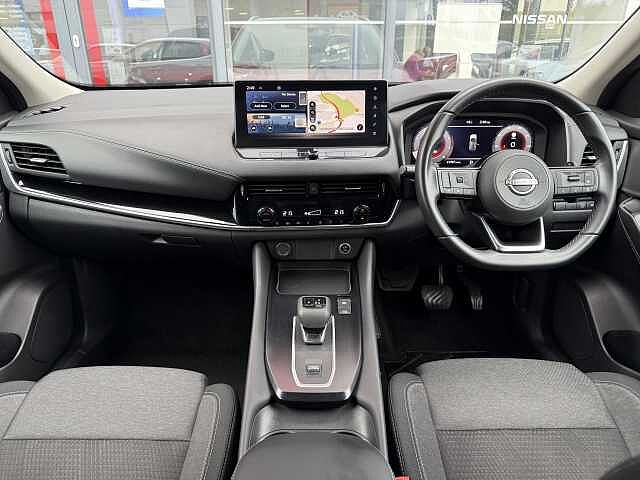 Nissan Qashqai 1.3 DIG-T (158ps) N-Connecta [Glass Roof]