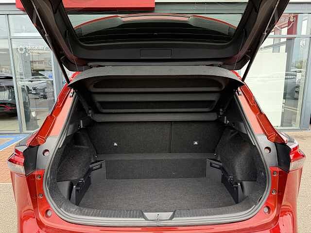 Nissan Qashqai 1.3 DIG-T (158ps) N-Connecta [Glass Roof]