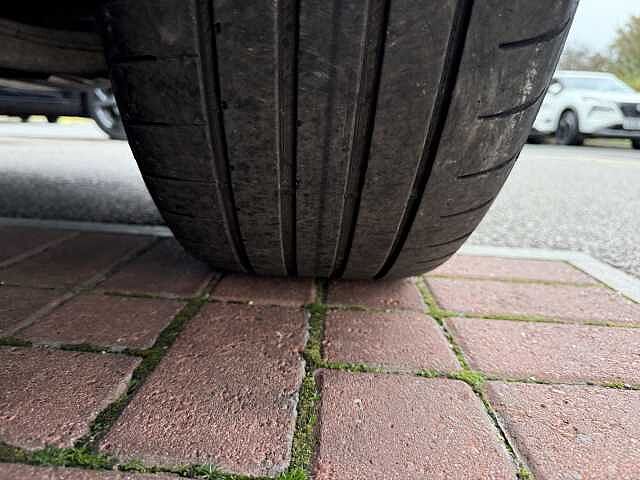 Nissan Qashqai 1.3 DIG-T (158ps) N-Connecta [Glass Roof]