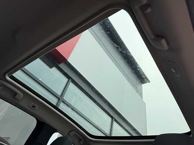 Nissan Qashqai 1.3 DIG-T (158ps) N-Connecta [Glass Roof]