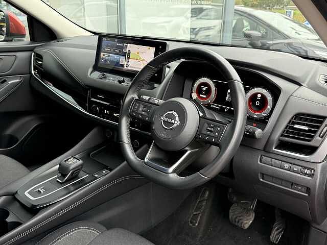 Nissan Qashqai 1.3 DIG-T (158ps) N-Connecta [Glass Roof]