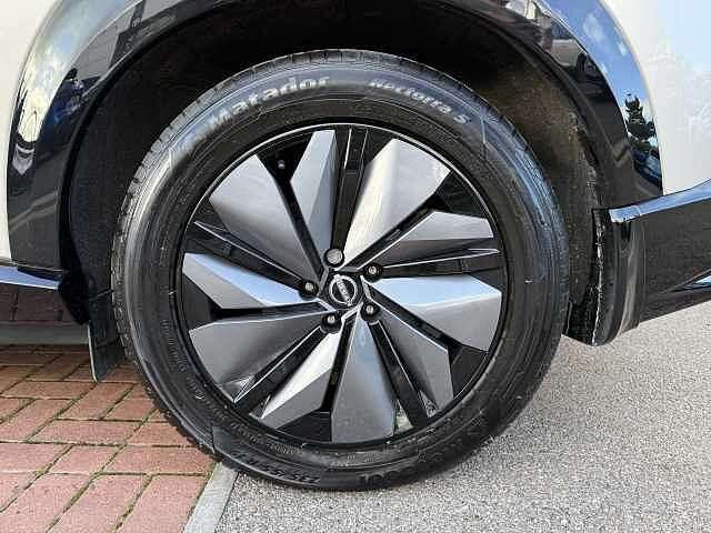 Nissan Ariya (178kW) Engage (87kWh) [22Kw Charger]