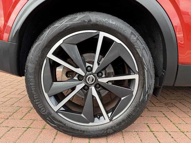 Nissan Qashqai 1.3 DiG-T (140ps) Tekna