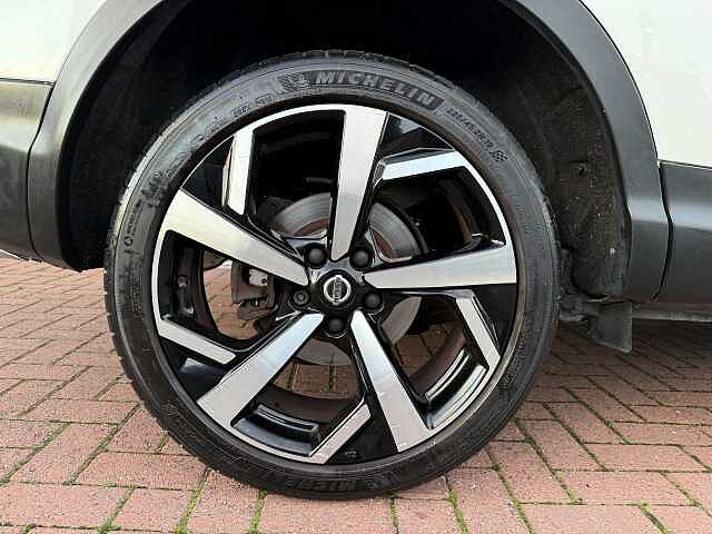 Nissan Qashqai 1.3 DIG-T (140ps) Tekna
