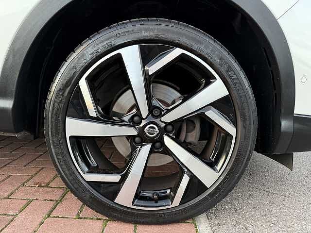 Nissan Qashqai 1.3 DIG-T (140ps) Tekna