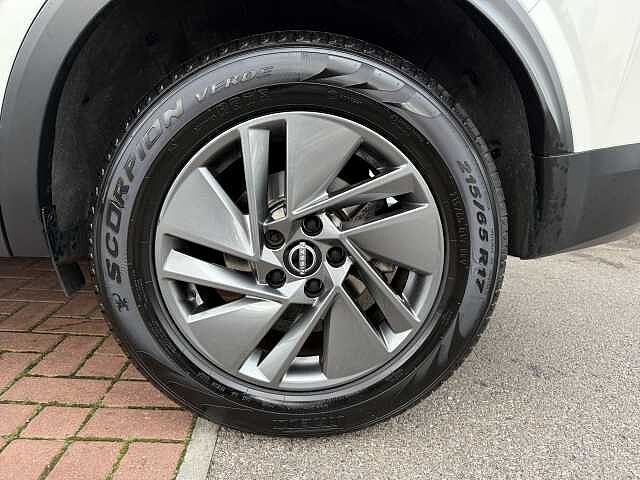 Nissan Qashqai 1.3 DIG-T (158ps) Acenta Premium [Glass Roof]