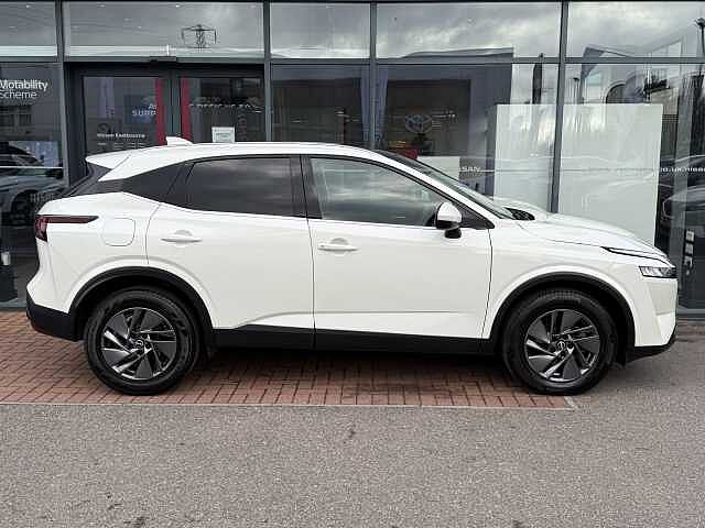 Nissan Qashqai 1.3 DIG-T (158ps) Acenta Premium [Glass Roof]