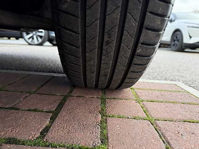 Nissan Qashqai 1.3 DIG-T (158ps) Acenta Premium [Glass Roof]