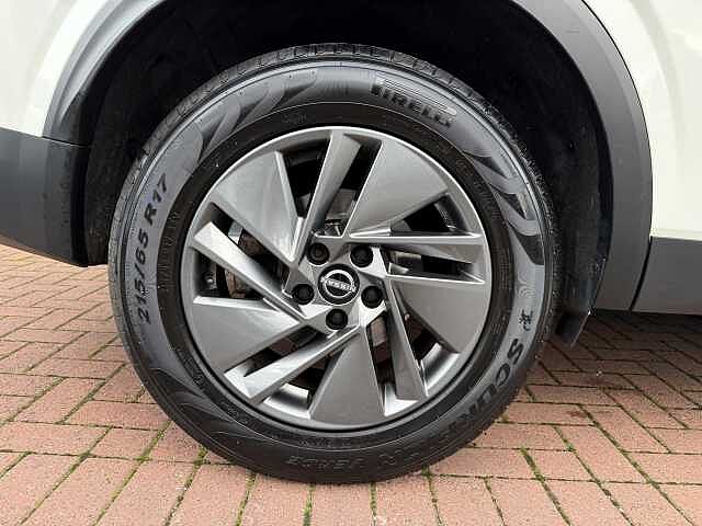 Nissan Qashqai 1.3 DIG-T (158ps) Acenta Premium [Glass Roof]