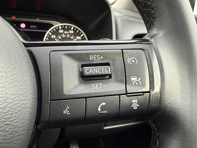 Nissan Qashqai 1.3 DIG-T (158ps) Acenta Premium [Glass Roof]