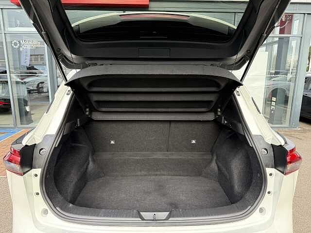 Nissan Qashqai 1.3 DIG-T (158ps) Acenta Premium [Glass Roof]