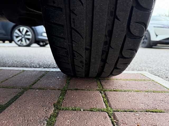 Nissan Qashqai 1.5 dCi N-Connecta [Glass Roof]