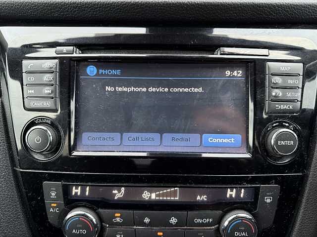 Nissan Qashqai 1.5 dCi N-Connecta [Glass Roof]