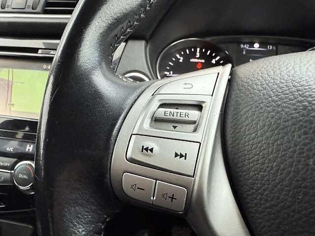 Nissan Qashqai 1.5 dCi N-Connecta [Glass Roof]