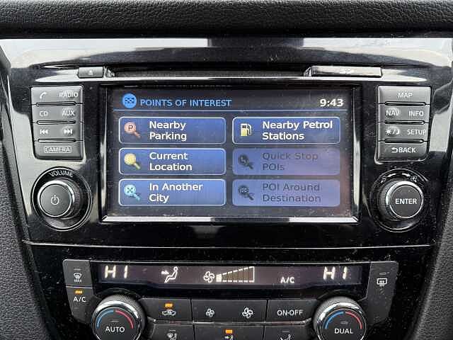 Nissan Qashqai 1.5 dCi N-Connecta [Glass Roof]