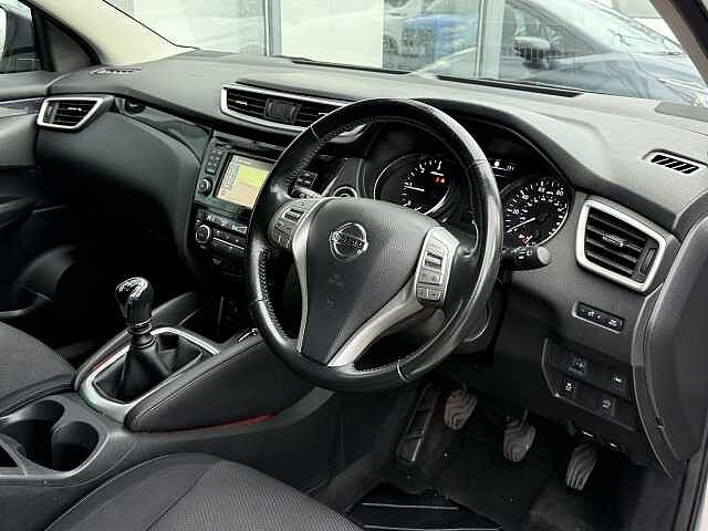 Nissan Qashqai 1.5 dCi N-Connecta [Glass Roof]