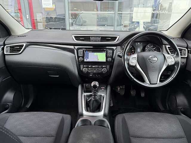 Nissan Qashqai 1.5 dCi N-Connecta [Glass Roof]