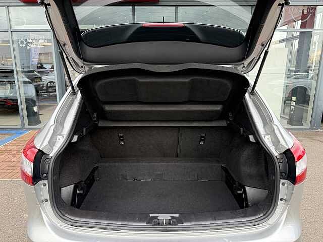 Nissan Qashqai 1.5 dCi N-Connecta [Glass Roof]