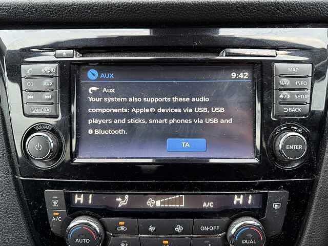 Nissan Qashqai 1.5 dCi N-Connecta [Glass Roof]