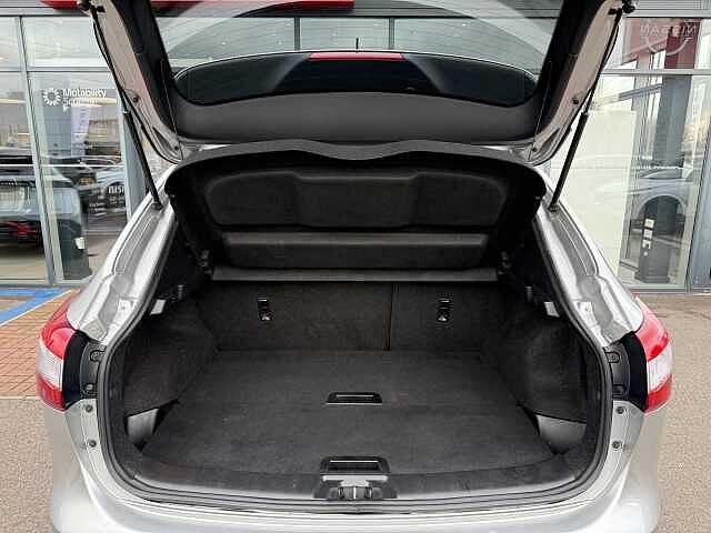 Nissan Qashqai 1.5 dCi N-Connecta [Glass Roof]